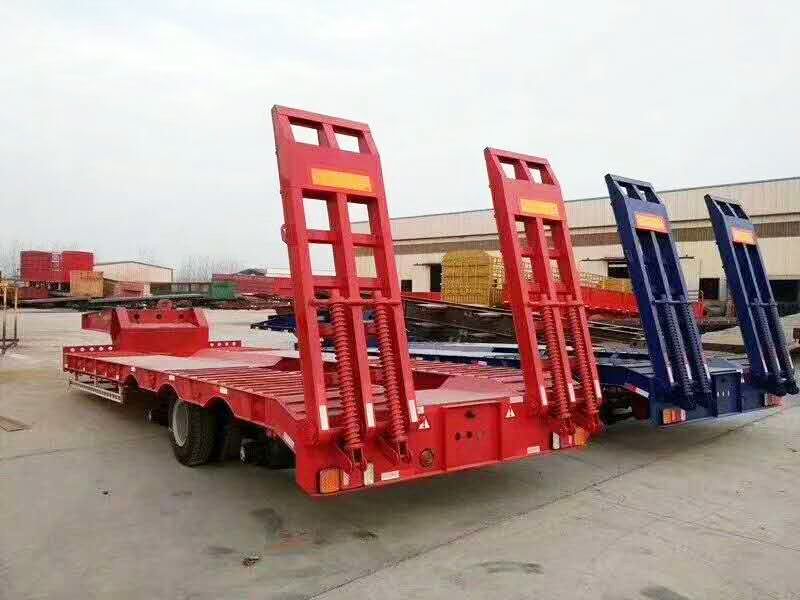 钩机板半挂车