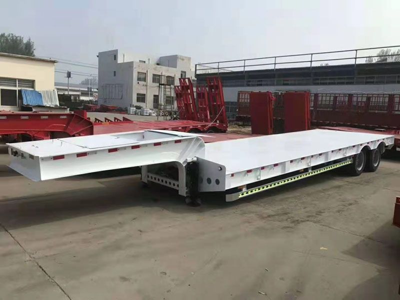 钩机板半挂车