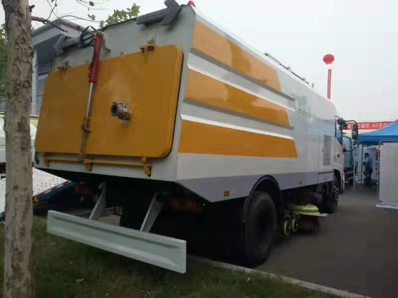 环卫车