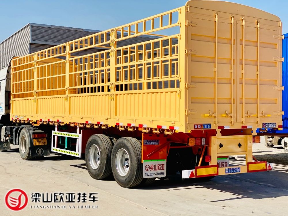仓栅式运输半挂车
