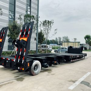 钩机板半挂车