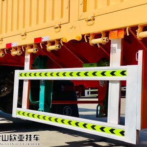 仓栅式运输半挂车