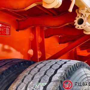 仓栅式运输半挂车